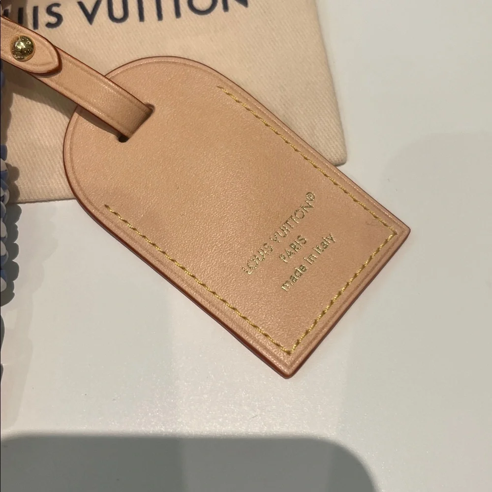 Authentic Louis Vuitton Monogram Lock and Bloom Bag Charm NEW - Picture 2 of 7